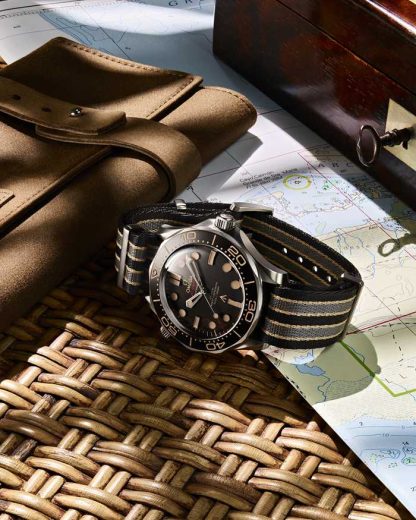 Omega 007*** Edition Seamaster Diver 300M 42 mm, titanio su cinturino NATO 210.92.42.20.01.001 - immagine 3