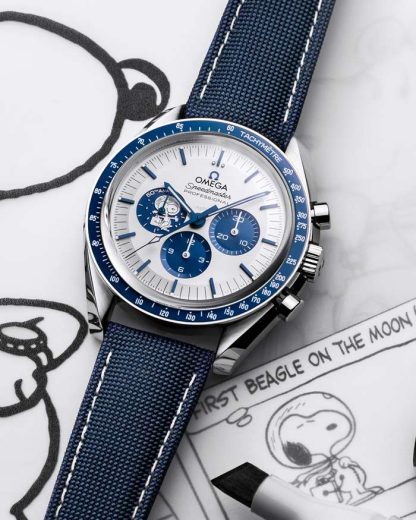 Omega Accesso esclusivo “Silver Snoopy Award” Speedmaster Serie Anniversario 42 mm, acciaio su cinturino in tessuto rivestito in nylon 310.32.42.50.02.001 - immagine 4