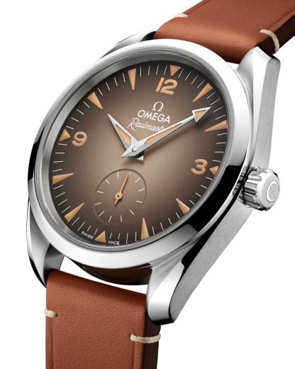 Omega Novità Seamaster Railmaster 38 mm, acciaio su cinturino di pelle 235.12.38.20.13.001 - immagine 3