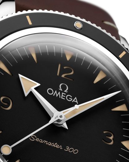 Omega Seamaster 300 41 mm, acciaio su cinturino di pelle 234.32.41.21.01.001 - immagine 3