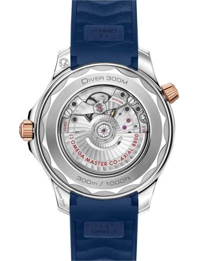 Omega Seamaster Diver 300M 42 mm, acciaio-oro Sedna™ su cinturino in caucciù 210.22.42.20.03.002 - immagine 2