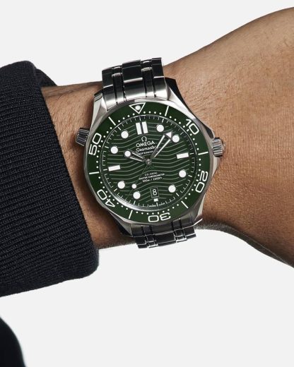Omega Seamaster Diver 300M 42 mm, acciaio su acciaio 210.30.42.20.10.001 - immagine 4