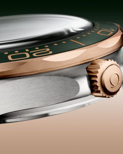 Omega Seamaster Diver 300M 42 mm, titanio - Bronze gold su cinturino in caucciù 210.92.42.20.10.001 - immagine 6