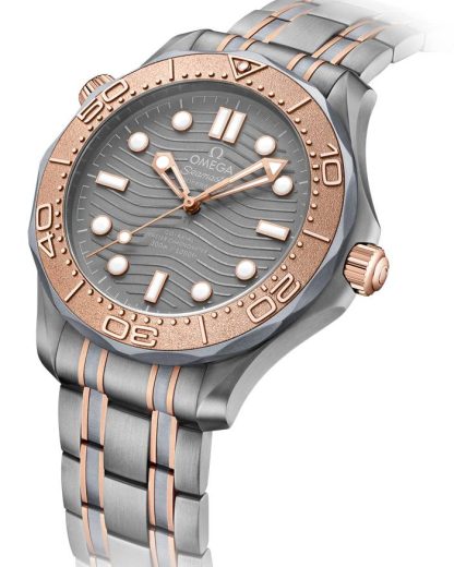 Omega Seamaster Diver 300M 42 mm, titanio - tantalio - oro Sedna™ su titanio - tantalio - oro Sedna™ 210.60.42.20.99.001 - immagine 3