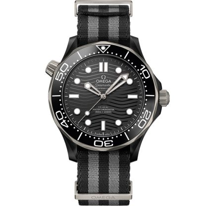 Omega Seamaster Diver 300M 43,5 mm, ceramica nera su cinturino NATO 210.92.44.20.01.002