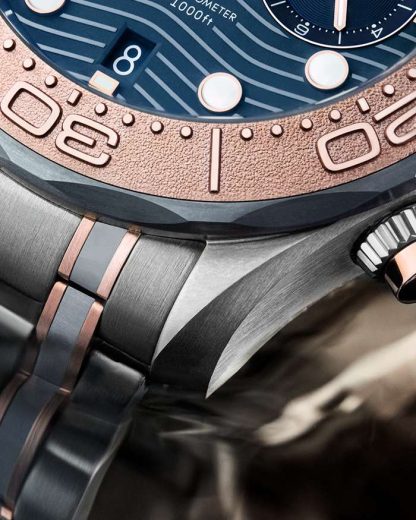 Omega Seamaster Diver 300M 44 mm, titanio - tantalio - oro Sedna™ su titanio - tantalio - oro Sedna™ 210.60.44.51.03.001 - immagine 5