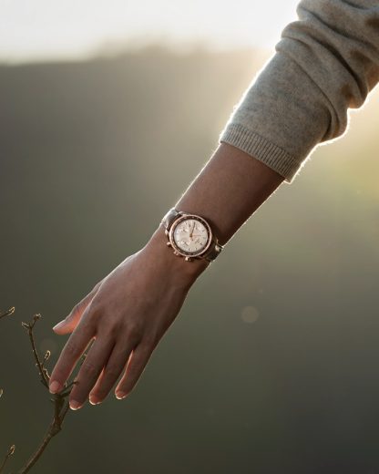 Omega Speedmaster 38 38 mm, oro Sedna™ su cinturino di pelle 324.68.38.50.02.003 - immagine 5