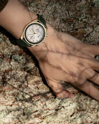 Omega Speedmaster 38 38 mm, oro giallo su cinturino di pelle 324.68.38.50.02.004 - immagine 4
