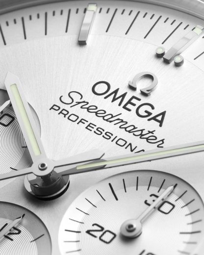 Omega Speedmaster Moonwatch Professional 42 mm, oro Canopus Gold™ su oro Canopus Gold™ 310.60.42.50.02.001 - immagine 3