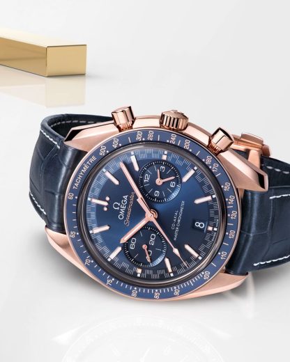 Omega Speedmaster Racing 44,25 mm, oro Sedna™ su cinturino di pelle 329.53.44.51.03.001 - immagine 3